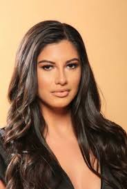 Dora Rodriguez's Instagram, Twitter & Facebook