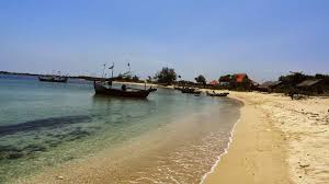 Pengunjung yang ingin memasuki objek wisata dikenakan tiket masuk sebesar rp.10.000, belum termasuk ongkos parkir sebesar rp.3.000 untuk motor dan rp.5.000 untuk mobil. Pantai Blebak Htm Rute Foto Ulasan Pengunjung