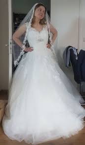 Ein brautkleid ist etwas ganz besonderes und kauft man nicht von der stange. 300 A Linie Brautkleider Ideen Braut Kleider Brautkleid