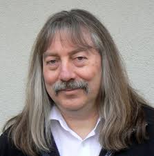 „Karl Traub schaltet sich in den Schulstreit ein“