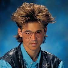 Person throwing objects at cars near Kilauea by 7/11