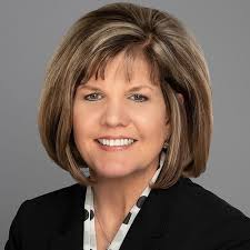 Lori Piazza's Instagram, Twitter & Facebook