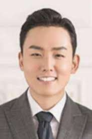 Dennis Edison's Instagram, Twitter & Facebook