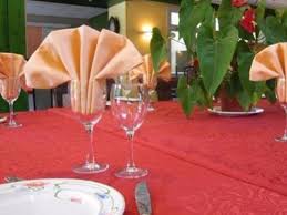 C'est la réplique à l'identique du phare du bout du monde de patagonie érigé en 1884 sur l'île des états située à l'est de la péninsule mitre en terre de feu. Notre Restaurant Restaurant De Hotel Le Bout Du Monde Hotel Restaurant Spa St Flour Cantal Auvergne Saint Georges