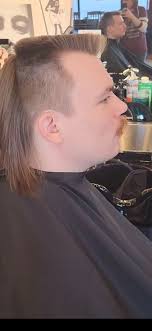 House call taper w curly mullet and beard 💟 #taper #curly #mullet #haircut  #barber #femalebarber #barberia #barbershop #housecall #barbergirl