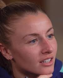 Anna Insley's Instagram, Twitter & Facebook