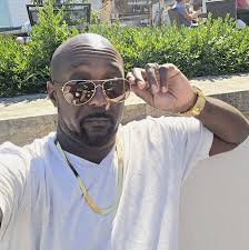 Corvette Z06 vs E-RAY HTC in 1/4 Mile Drag Race