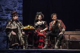Letošní ročník letních shakespearovských slavností zahájí v pondělí v královské zahradě pražského hradu premiéra hry bouře. Letni Shakespearovske Slavnosti 2020 Zkroceni Zle Zeny Prazsky Hrad Informuji Cz