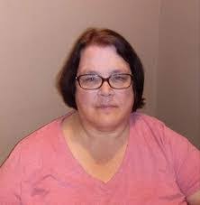 Kelly Osgood's Instagram, Twitter & Facebook