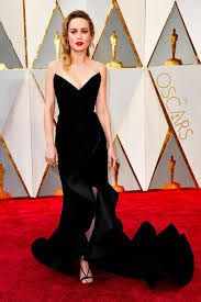 Brie Larson Looked Like The Most Elegant Disney Villain At The Oscars Red Carpet Dresses 2017 Red Carpet Dresses Red Carpet Fashion