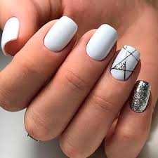 Uñas decoradas negras y doradas. Estilo De Unas Blancas