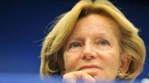 Salgado admite que hoy sí cambiaría la previsión de crecimiento para 2011