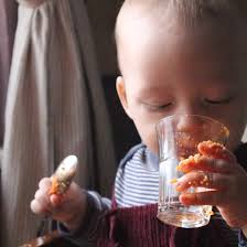 Denn obst ist nicht gleich obst und gemüse nicht gleich gemüse. Essen Mit Kleinkindern 4 Typische Probleme Und Ihre Losungen Geborgen Wachsen