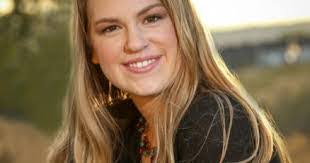 Melody Dobson's Instagram, Twitter & Facebook