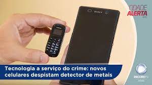 Uno de mis regalos de reyes, un detector de metales de discovery channel, pero no el detector grande, sino una versión «de juguete». Tecnologia A Servico Do Crime Novos Celulares Despistam Detector De Metais Youtube