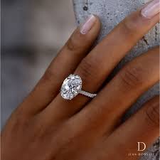 Diamond Rings Platinum Oval Diamond Engagement Ring Known As Chelsea Exclusively By Jeandou Youfashion Net Leading Fashion Lifestyle Magazine Oval Diamond Engagement Ring Wedding Rings Oval Wedding Rings Unique
