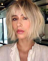 20 Choppy Bob With Bangs That Are Totally Modern In 2021 Bob Haircut With Bangs Messy Bob Hairstyles Short Bob Hairstyles