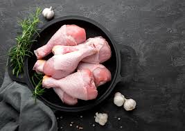 Siapkan wajan, panaskan minyak kemudian goreng daging bebek sampai berwarna kuning kecokelatan. Resep Ayam Goreng Ungkep Yang Empuk Dan Bumbu Meresap