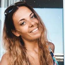 Hollie Nelson's Instagram, Twitter & Facebook