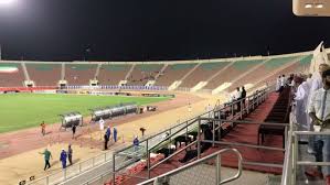 بالصور الجماهير ترفع هذه اللافتة احتجاج ا على رفع تذاكر مباراة الهلال وبيروزي صحيفة المواطن الإلكترونية