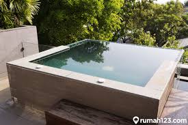 Manfaat memiliki kolam renang di rumah. Modal Cuma Rp3 Jutaan Bisa Bikin Kolam Renang Minimalis Ini Rumah123 Com