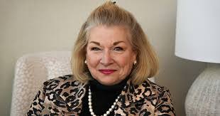 Tara Hallman's Instagram, Twitter & Facebook