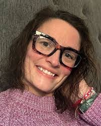 Heather Bueno's Instagram, Twitter & Facebook