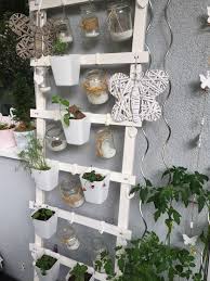 Balkon Idee Leiter Aus Einfachen Holzlatten Aus Dem Baumarkt Zusammen Gebaut Lackiert Und Mit Den Weihnachten Dekoration Einmachglaser Dekorieren Holzlatten