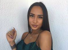 Pour cette 4ème saison des « princes de l'amour », six nouveaux c?urs à prendre font leur entrée dans l'aventure. 13 Idees De Astrid Nelsia En 2021 Tele Realite Les Anges 10 Nabilla Benatia