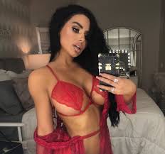 Abigail Ratchford Shows Off Stunning Figure In New Lingerie Pictures On  Instagram