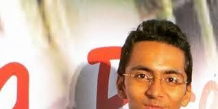 Nikhil Thakkar's Instagram, Twitter & Facebook