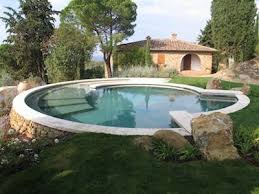 Piscina Redonda De Travertino Becagli En La Toscana Piscinas Redondas Travertino Piscinas Incriveis