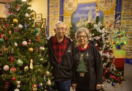 Couple donates decorations for holiday season