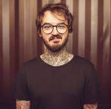 Our database has everything you'll ever need, so enter & enjoy ;) Pc Siqueira Faz Nova Tatuagem Bizarra E E Detonado Por Internautas
