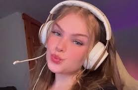 Emily Smalls's Instagram, Twitter & Facebook