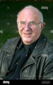 Tv presenter clive james hi-res stock photography and images