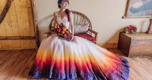 Picking wedding bouquets isn't easy unless you're actually a florist. Dip Dye Wedding Dress Trend Will Make Your Big Day More Colorful Bored Panda