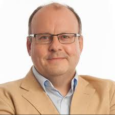 Damian White's Instagram, Twitter & Facebook