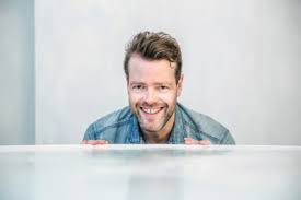 Comedian cabaretier catlover @knorrepodcast nieuwste aflevering op spotify: Cabaretier Martijn Koning Ik Heb Flink Geexperimenteerd H De Limburger Mobile