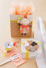 Baby Gift Wrap Ideas Showered With Love Artesanato Artesanato Ovelhas E Natal