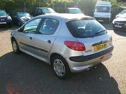 Peugeot 206 Silver 5 Door 1 4 Hdi I Had Two Cars Of The Same Model The First 206 Was Written Off Peugeot Cars Cars Motorcycles