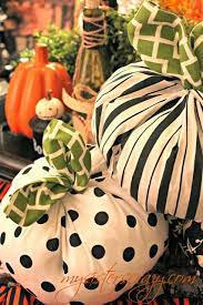 My Sister S Crazy Fabric Pumpkins No Sew Fabric Pumpkins Fabric Pumpkins No Sew Fall Pumpkins