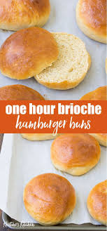 Schnelles Und Einfaches Hausgemachtes Hamburgerbrotchenrezept Dieses Einstundige Brioche Brotche Homemade Bread Easy Homemade Hamburger Buns Buns Recipe Quick