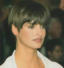 Linda Evangelista Runway Show 1989 90 Short Hair Styles Hairstyle Long Hair Styles