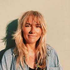 Becky Saunders (@BeckAdesigns)