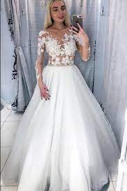 Aug 16, 2021 · lässt kleine frauen größer wirken, steht jedoch auch großen trägerinnen. Schone Brautkleider Mit Armel Hochzeitskleider Fur Kleine Frauen Babyonlinedress De