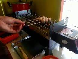 Padahal ketika memanggang sate memakai arang kayu, rasa makanan bakaran akan terasa lebih nikmat dibanding pemanggang gas. Alat Mesin Kompor Pembakaran Panggangan Sate Lpg Bebas Asap Youtube