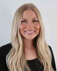 Karina Chandler's Instagram, Twitter & Facebook