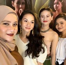 Dikatakan mempunyai wajah yang seiras pelakon cantik nora danish. Pesona Adik Beradik Perempuan 9 Selebriti Jelita Ini Inspirasi Siblinggoal Nona