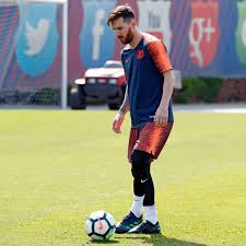 He gets a huge income of over 10 crores every year through many brand endorsements like audi, puma, wrong. Messi Net Worth In Rupees Who Is The Richest Player Cristiano Ronaldo Or Messi Quora Lionel Andres Messi Spanish Pronunciation Movie Revolution